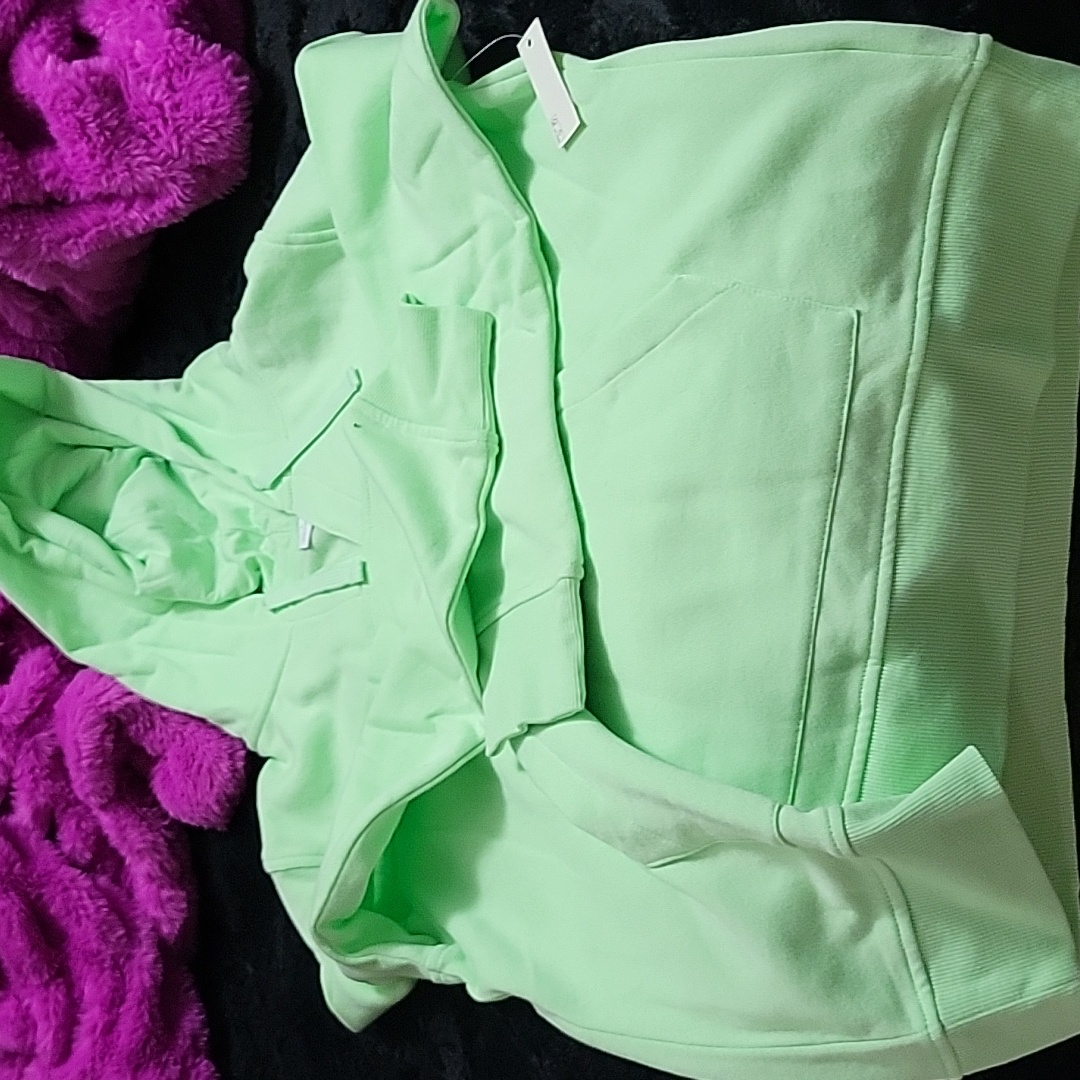 Green Pullover